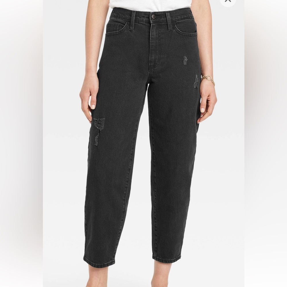 Universal Thread Vintage Straight Leg High Waisted Distressed Black Jeans size 4